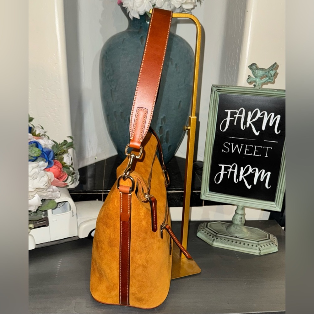 Dooney & Bourke Suede Shoulder Hobo Bag in chestnut brown w DB hangtags NWOT - Picture 10 of 15
